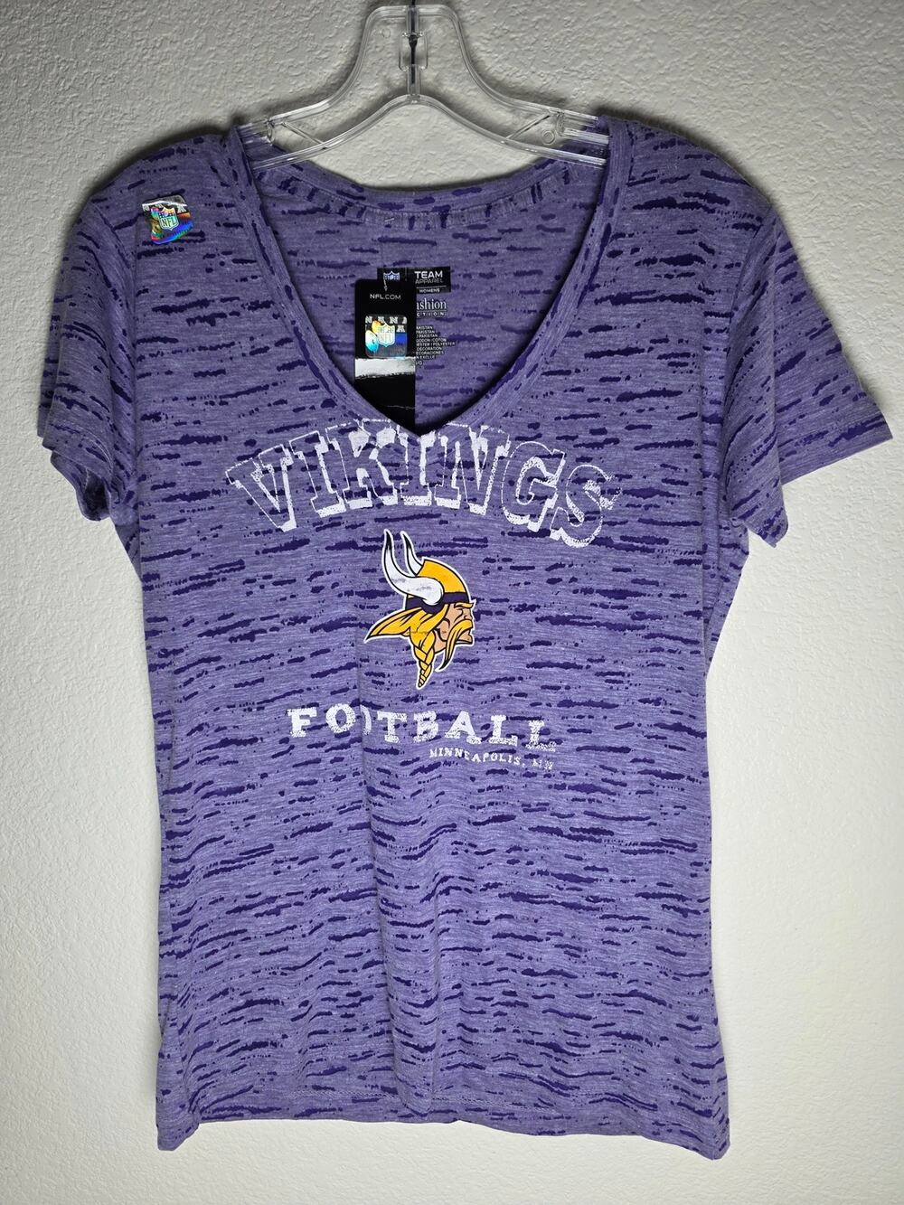 NFL Minnesota Vikings Slub Space Dye V-Neck Graphic T-Shirt Size L NWT